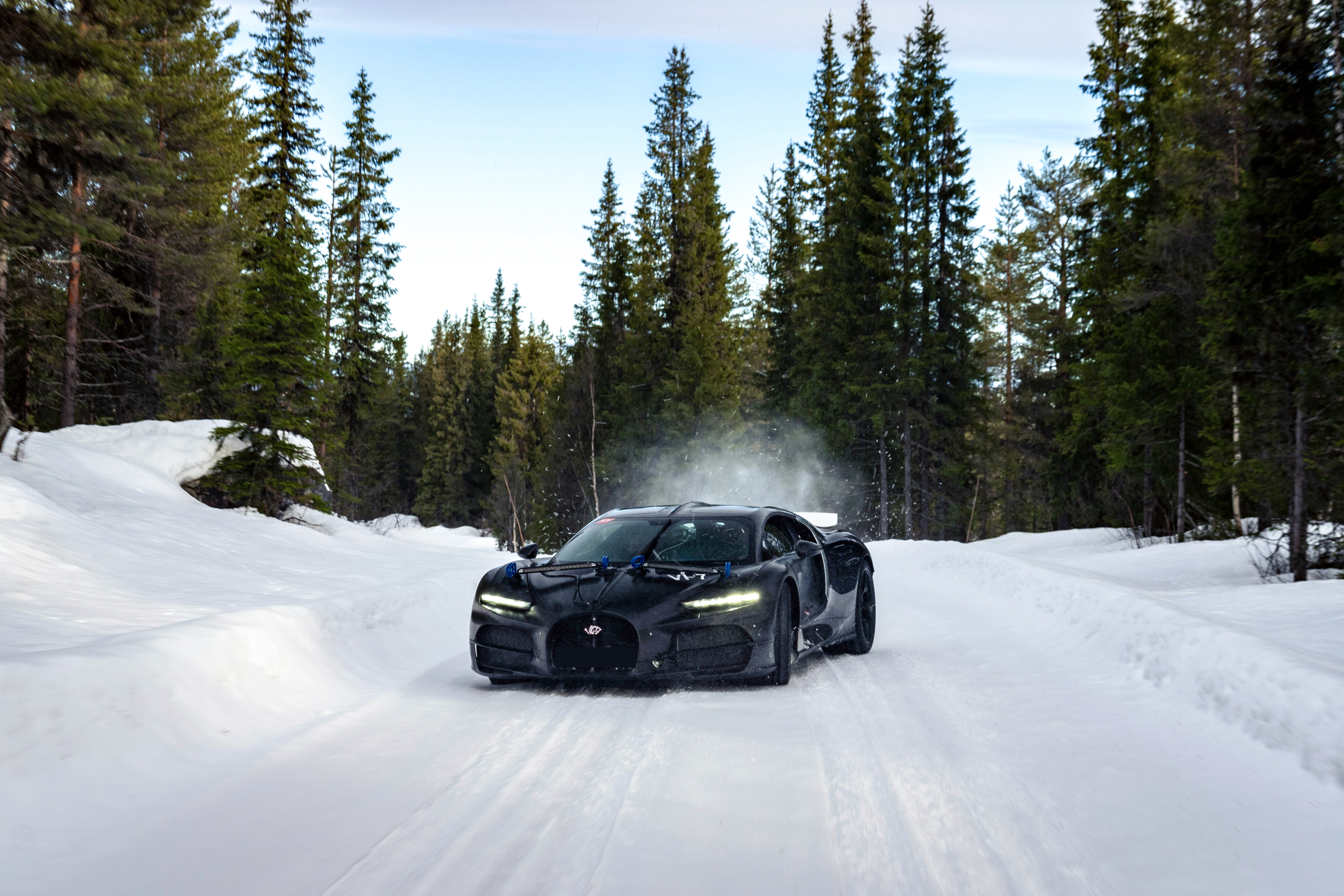 Der Tourbillon wurde auf dem Colmis Testgelände, aber auch auf den verschneiten Straßen Nordschwedens getestet. 